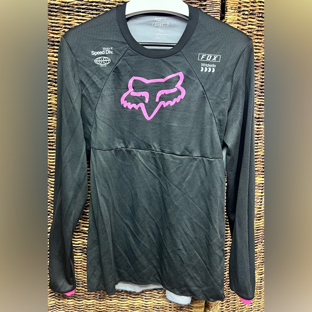 Fox - Womens Black Long Sleeve Tee with Pink Logo- Size: Large
